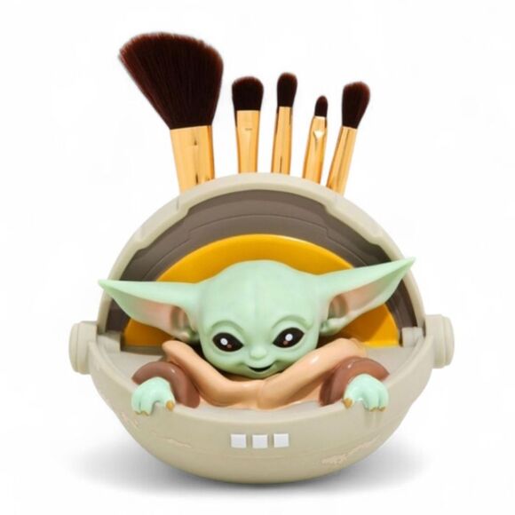Loungefly Star Wars The Mandalorian The Child Makeup Brush Holder - Picture 2 of 4